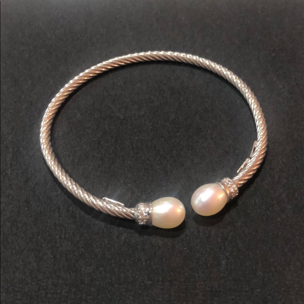 Pearl and silver bracelet